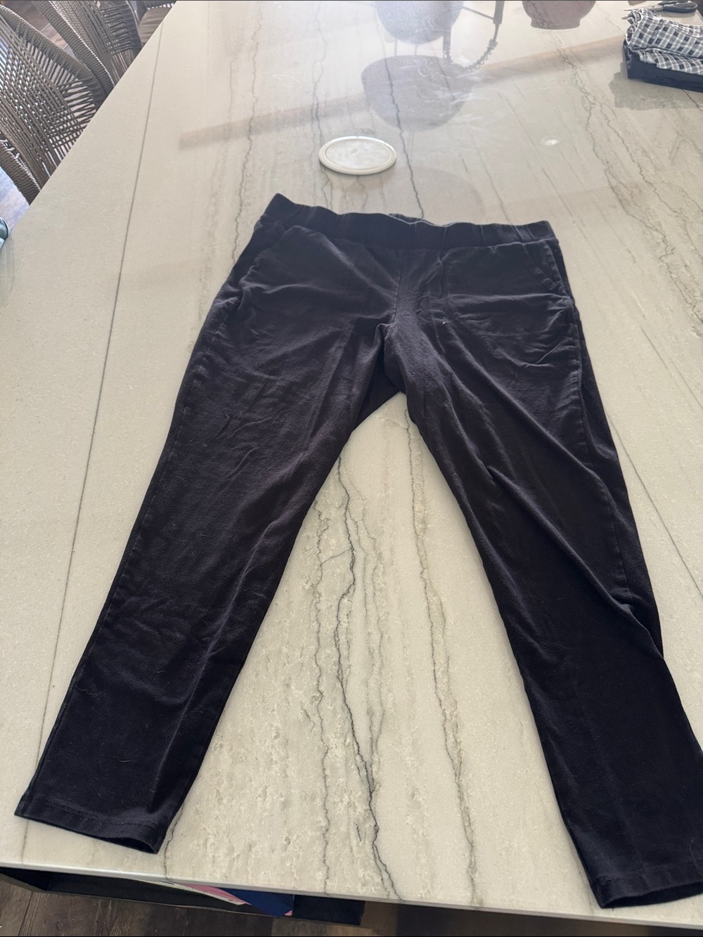 Women’s Black Slim-Fit Jogger Sweatpants